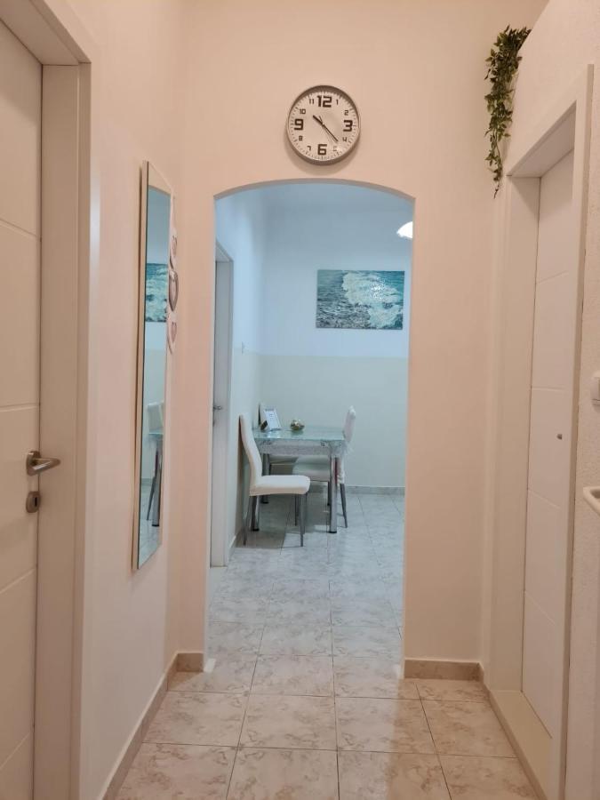 Lovely Apartment Omiš Buitenkant foto