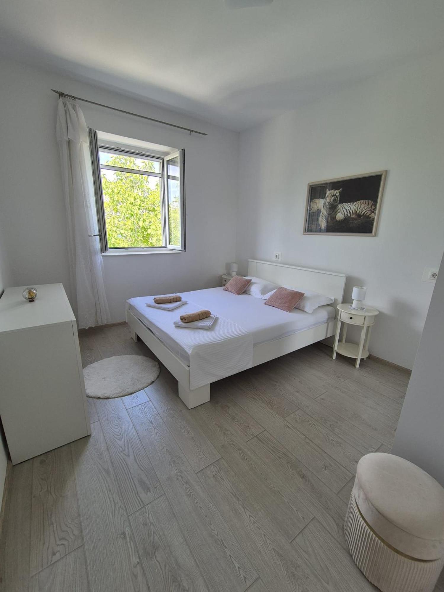 Lovely Apartment Omiš Buitenkant foto