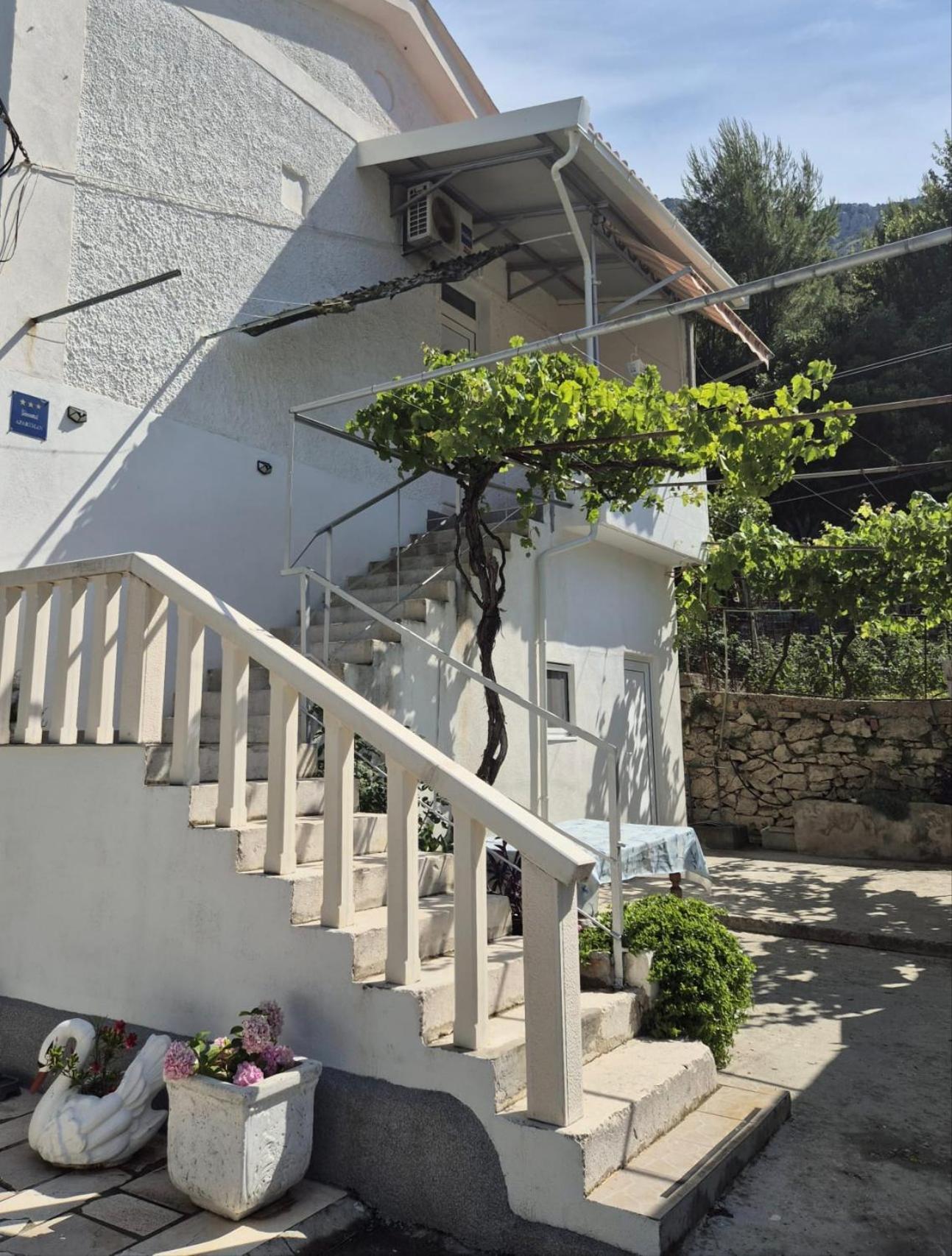 Lovely Apartment Omiš Buitenkant foto